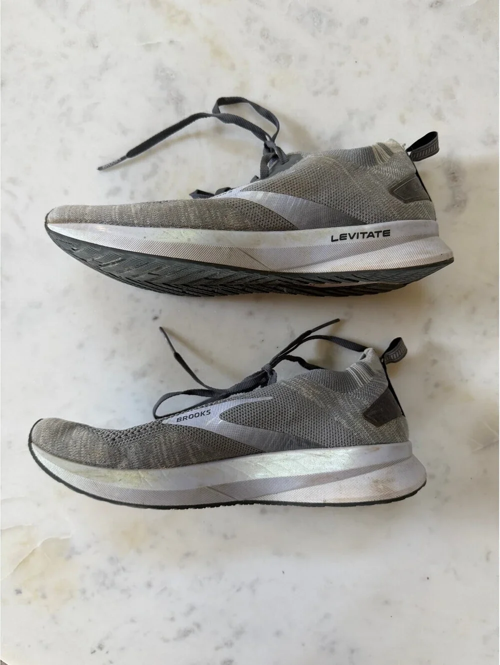Brooks Levitate 4 running shoes - Size 9